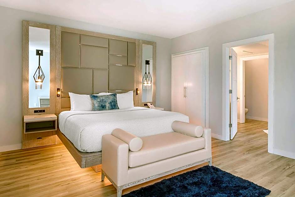 Cambria Hotel Waco University Riverfront