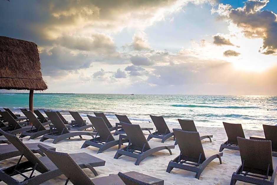 Luciana Hotel & Beach Club