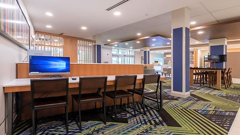 Holiday Inn Express And Suites Marion By IHG