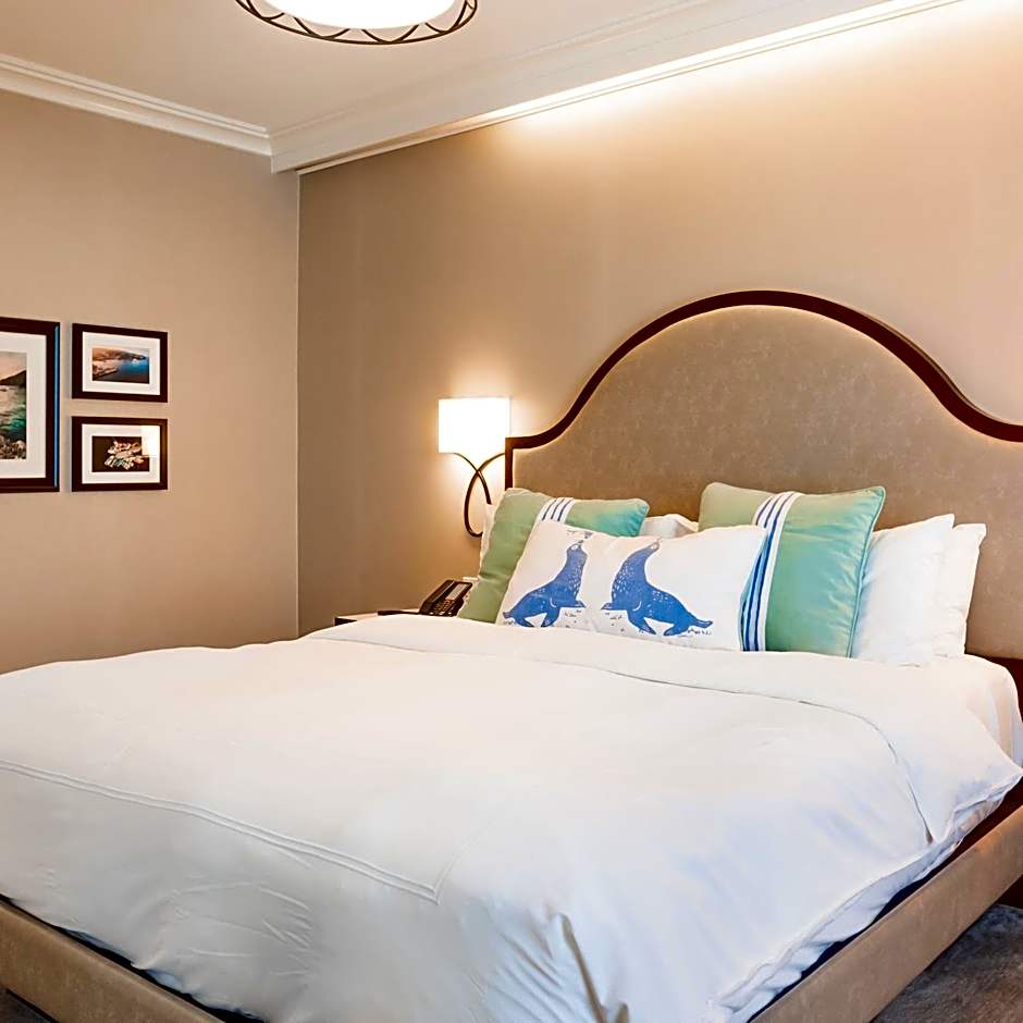 Photo 1 of 4 of 1 King Bed, Accessible