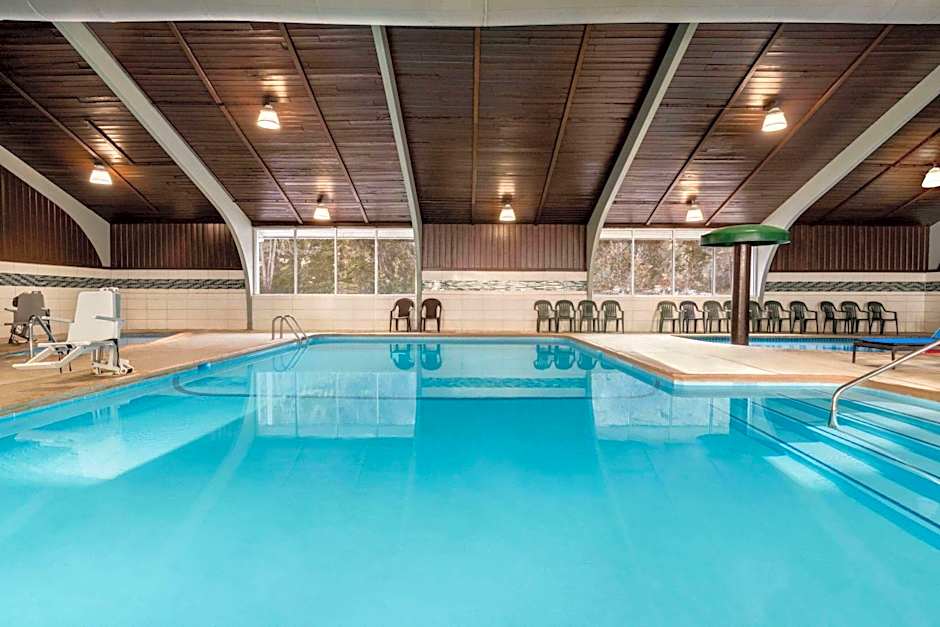 AmericInn by Wyndham Rochester Near Mayo Clinic