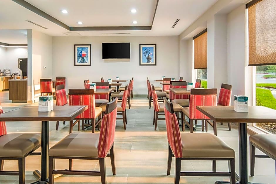 Comfort Suites DeSoto Dallas South
