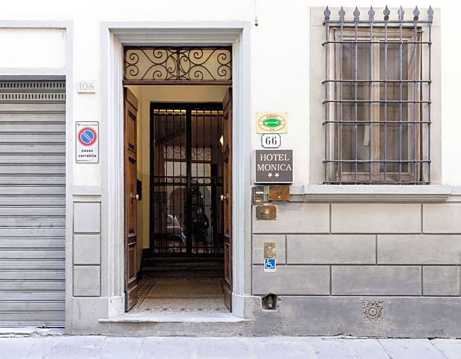 Hotel Monica