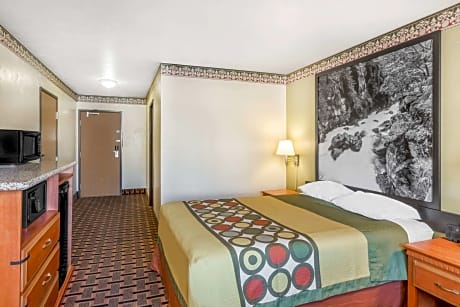 1 Queen Bed, Mobility Accessible Room, Non-Smoking