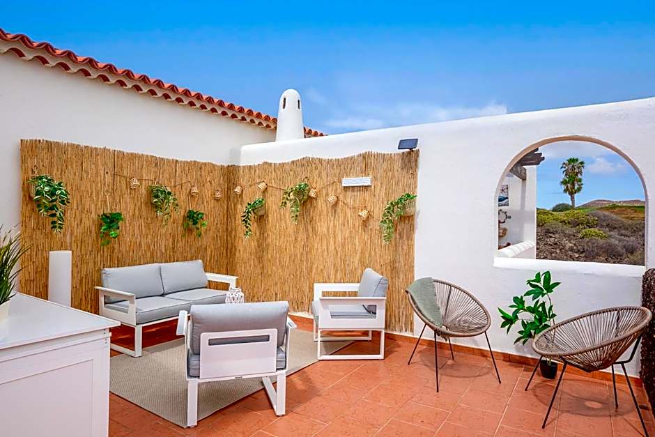 Beautiful 4 bedroom house with phenomenal golf and mountain views