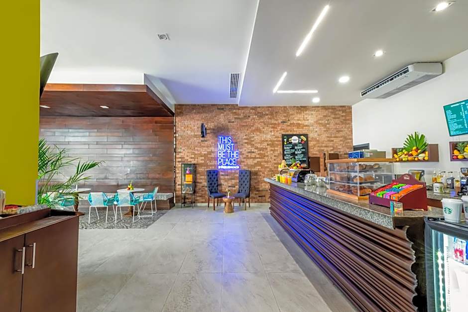 Krystal Urban Cancun-Malecon