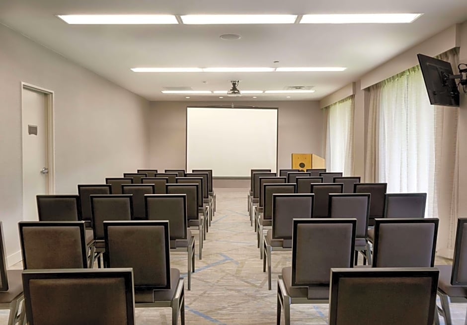DoubleTree by Hilton Hotel & Suites Houston by the Galleria