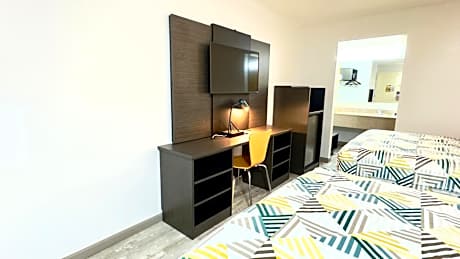 Deluxe Quadruple Room - Smoking