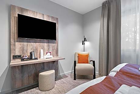 Family Room - No Pets Allowed