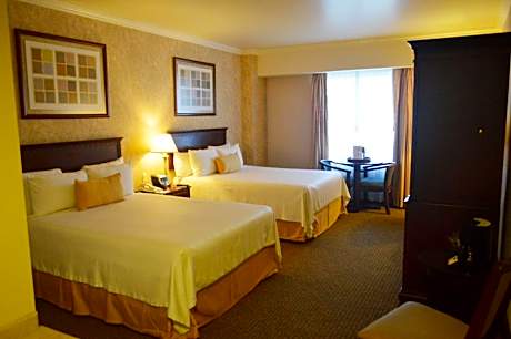 Double Room with Two Double Beds - Disability Access/Non-Smoking