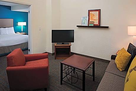 1 Bedroom Penthouse Suite, Bedroom 1(Loft): 1 Queen, Bedroom 2: 1 Queen, Sofa Bed