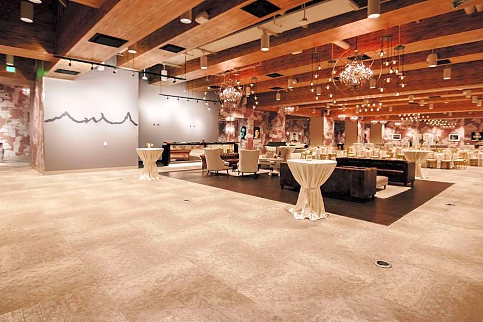 Whitney Peak Hotel Reno, Tapestry Collection by Hilton