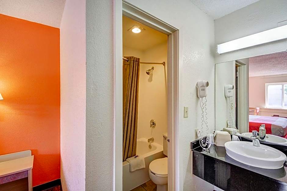 Motel 6-Wichita, KS