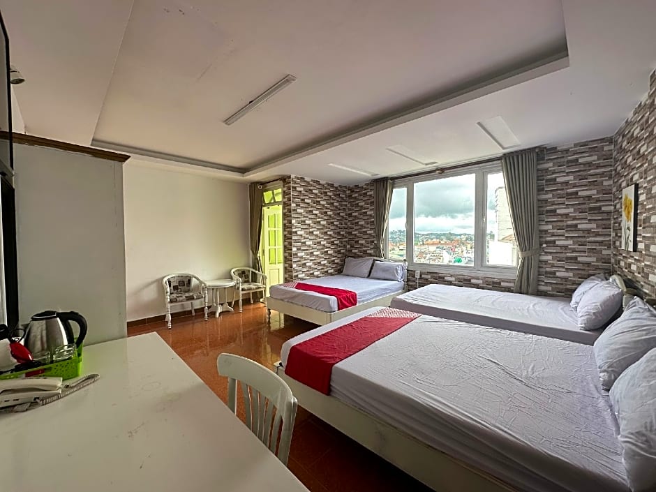 OYO 1196 Le Vu Hotel