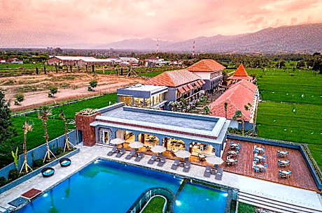 Lovina Beach Club and Resort