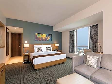 Junior Suite with Premium Lounge Access