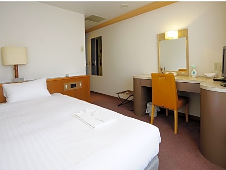 Universal Room - Non-Smoking
