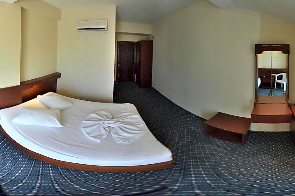 Kaftans City Hotel by RRH&R