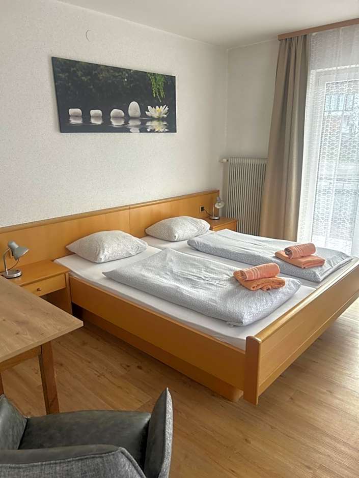 Gasthof mit Seeterasse & Appartements Zur Landeroith