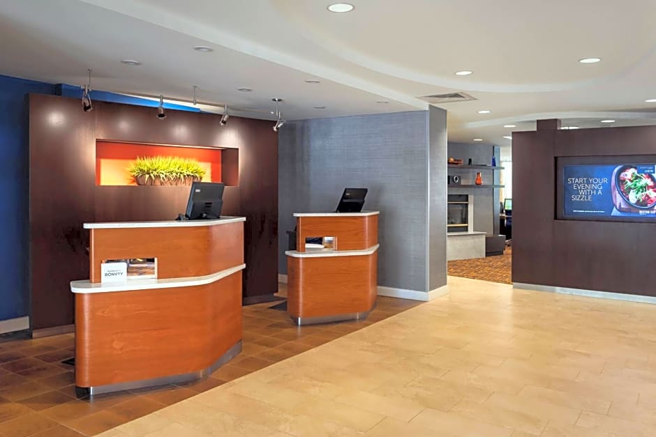 Courtyard by Marriott Portland Airport