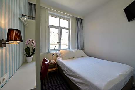 Small Cozy Room