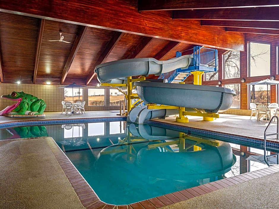 AmericInn by Wyndham Shakopee Near Canterbury Park