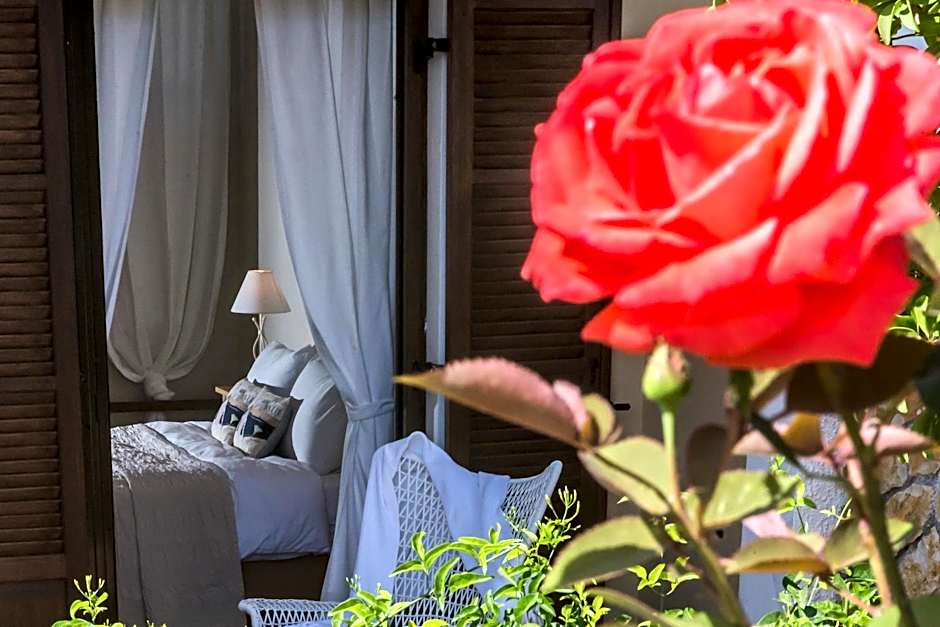 Amboula Beach Apartments