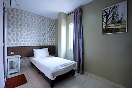 Single Room with View - Non-Smoking