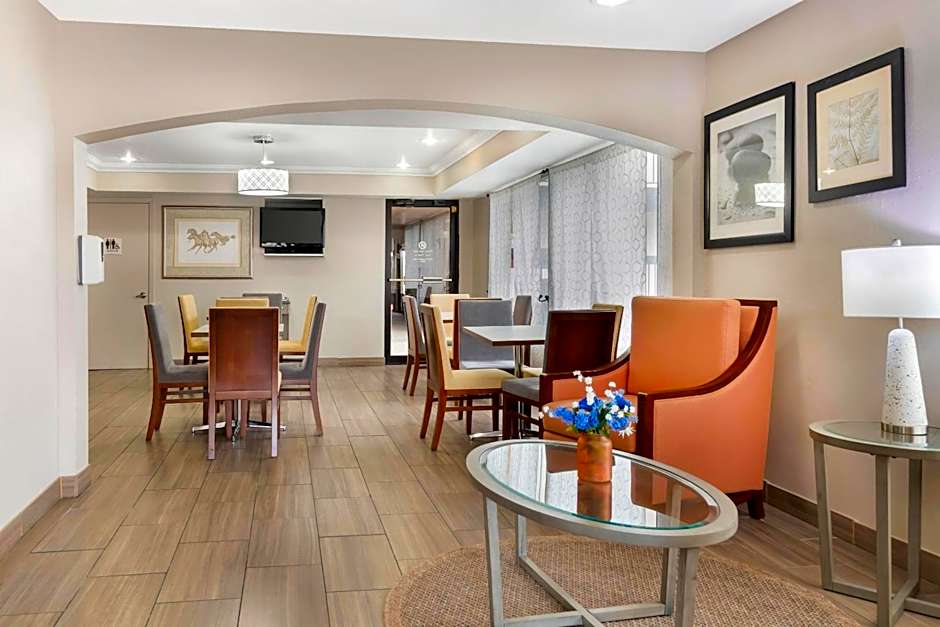 Quality Inn & Suites Decatur Priceville I-65