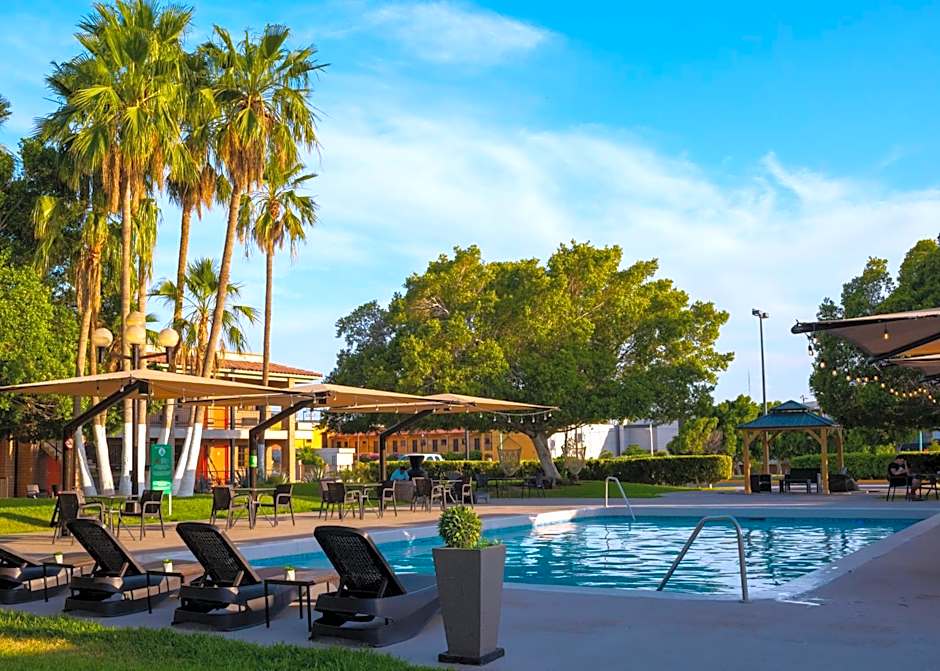 Photo 1 of 50 of Hotel Colonial Mexicali
