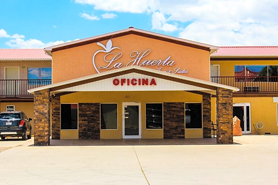 La Huerta Inn & Suites