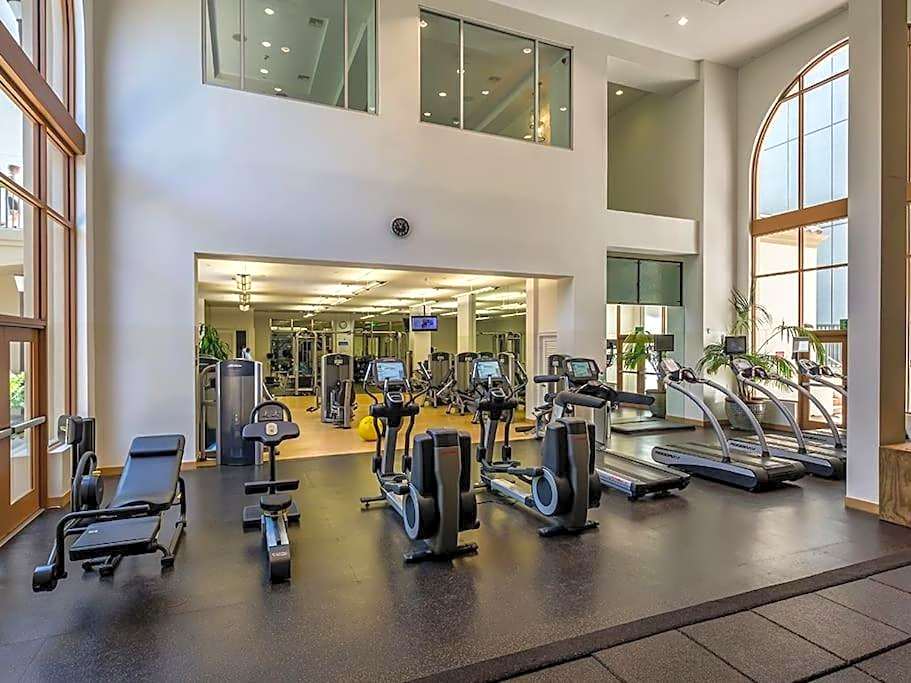 Lux One Bedroom Condo with Garden View