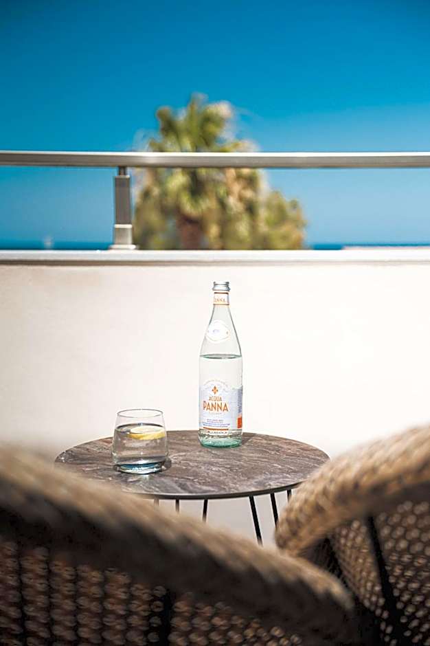 Palm Tree Beach Suites, by ZanteWize