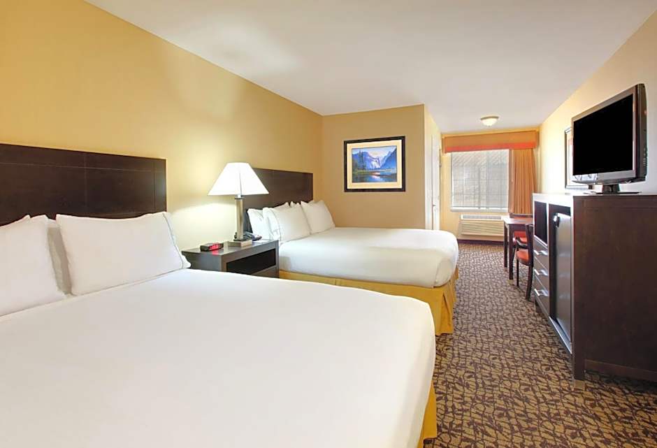 Holiday Inn Express Oakdale By IHG