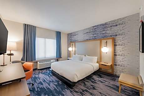 Queen Room with Two Queen Beds and Tub - Mobility Accessible