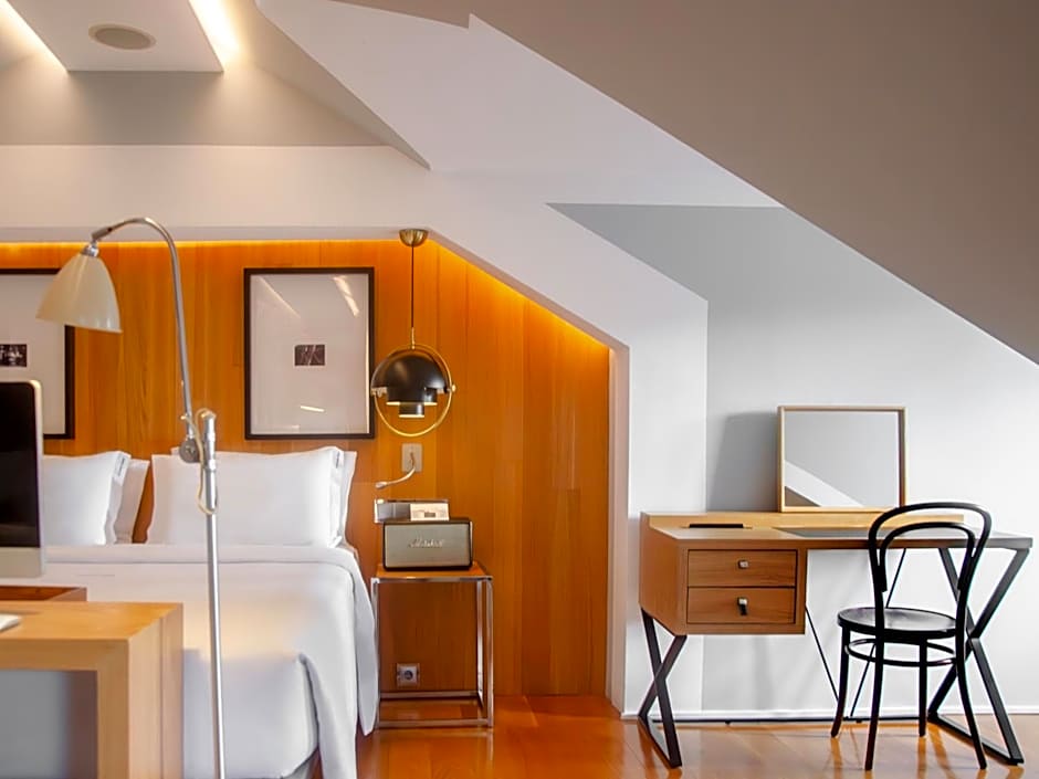 Browns Downtown Hotel