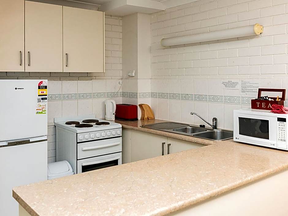 Trickett Gardens Holiday Inn