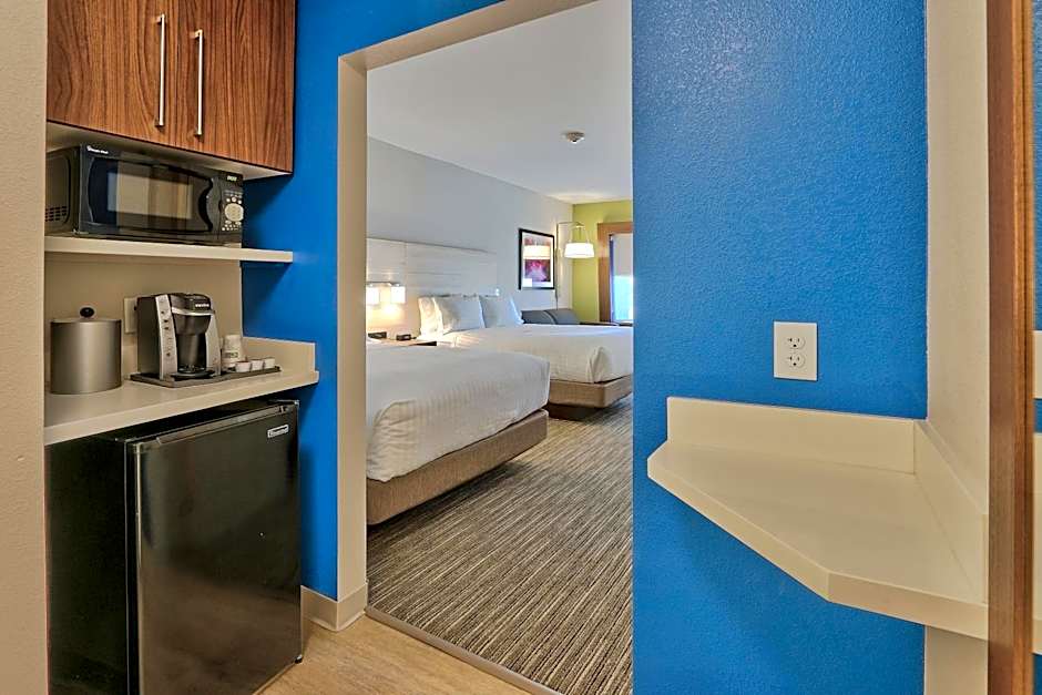 Holiday Inn Express & Suites Roswell By IHG