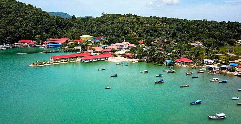 Penarak Bamboo Beach Motel