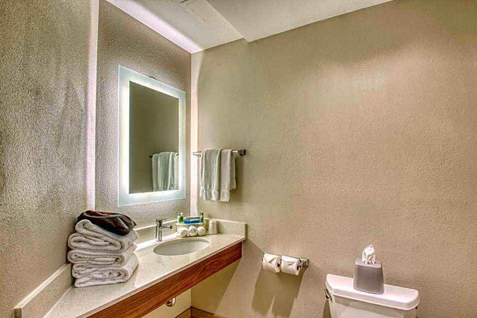 Photo 1 of 5 of Standard 2 Queen Beds, Mobility Accessible, Roll in Shower