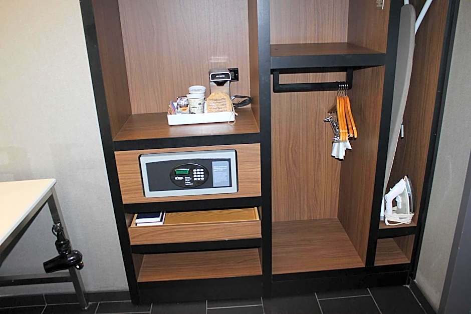 Aloft Syracuse Inner Harbor