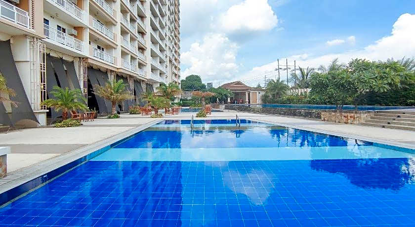 RedDoorz Plus @ YC Condotel - Viera Residences