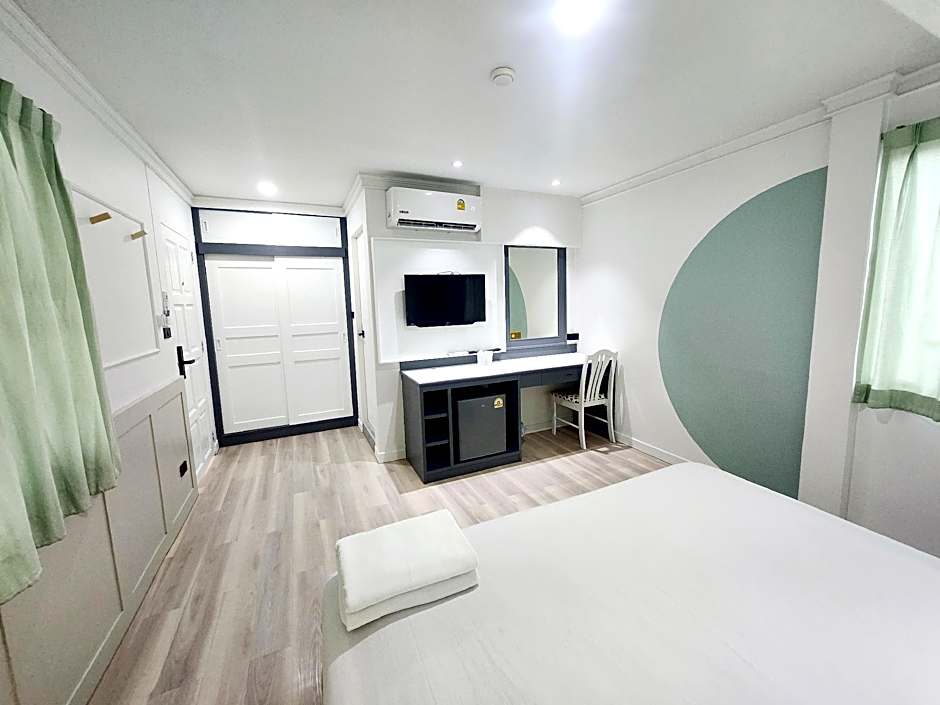 SEATEL Phuket, Patong Beach
