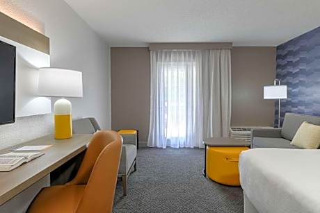 Queen Suite with Two Queen Beds - Non-Smoking