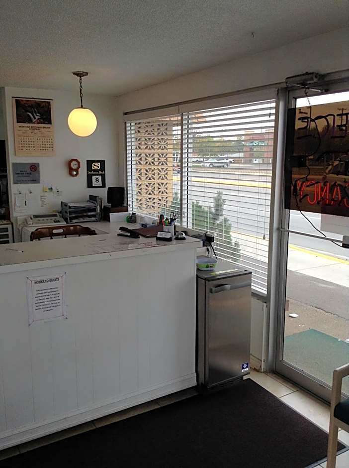 Ski's Western Motel