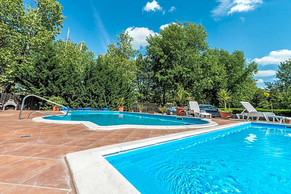 Pater Apartments and Rooms