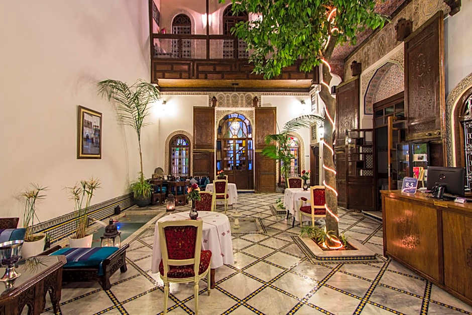 Riad Les Remparts De Fès