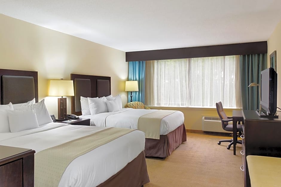 DoubleTree by Hilton Tinton Falls-Eatontown