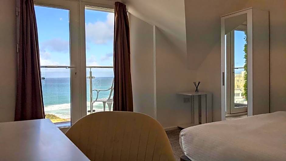 Newquay Beach Hotel by Sunday