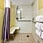 La Quinta Inn & Suites by Wyndham Usf (Near Busch Gardens)